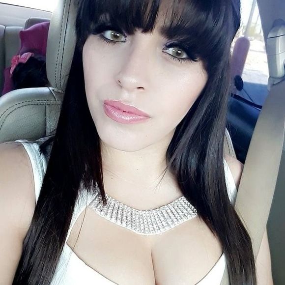 Meet your Posher, Alexandra - Picture 1 of 1